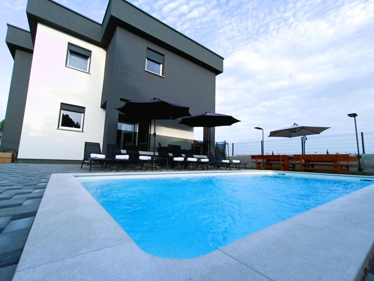Villa Nikolina - Luxury Villa With 5 Bedrooms And Swimming Pool Воднян Экстерьер фото