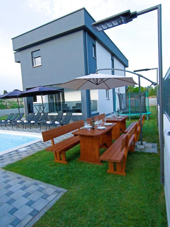 Villa Nikolina - Luxury Villa With 5 Bedrooms And Swimming Pool Воднян Экстерьер фото