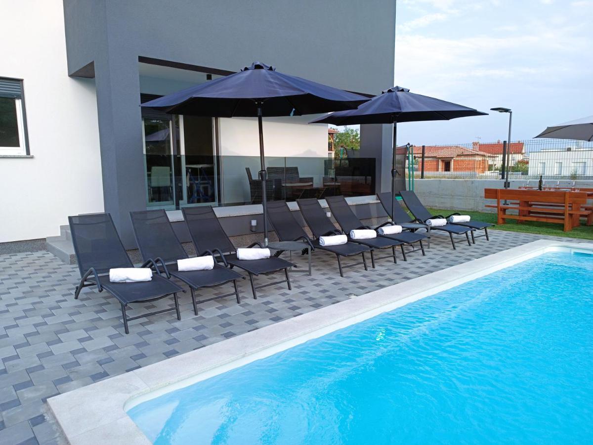 Villa Nikolina - Luxury Villa With 5 Bedrooms And Swimming Pool Воднян Экстерьер фото