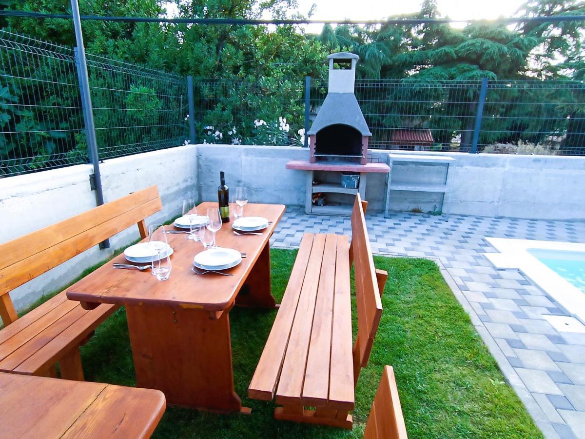 Villa Nikolina - Luxury Villa With 5 Bedrooms And Swimming Pool Воднян Экстерьер фото