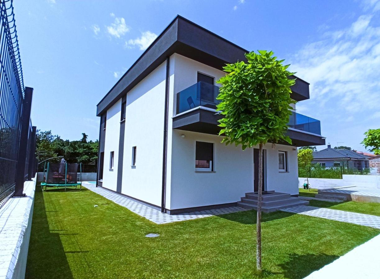 Villa Nikolina - Luxury Villa With 5 Bedrooms And Swimming Pool Воднян Экстерьер фото